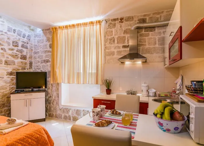 Apartment Dora -free Parking Trogir