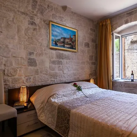 Dora -free Parking *