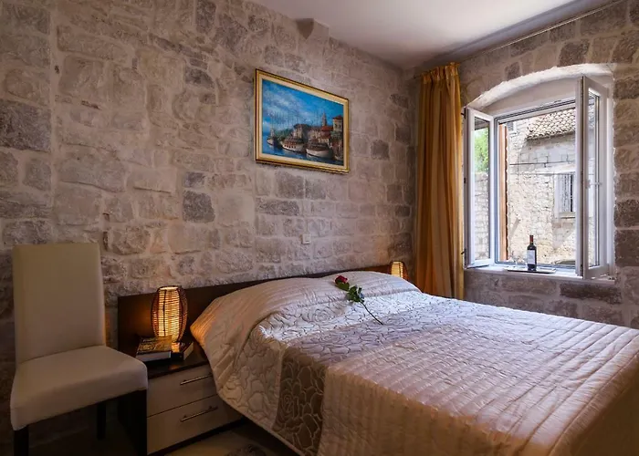 Dora -free Parking *